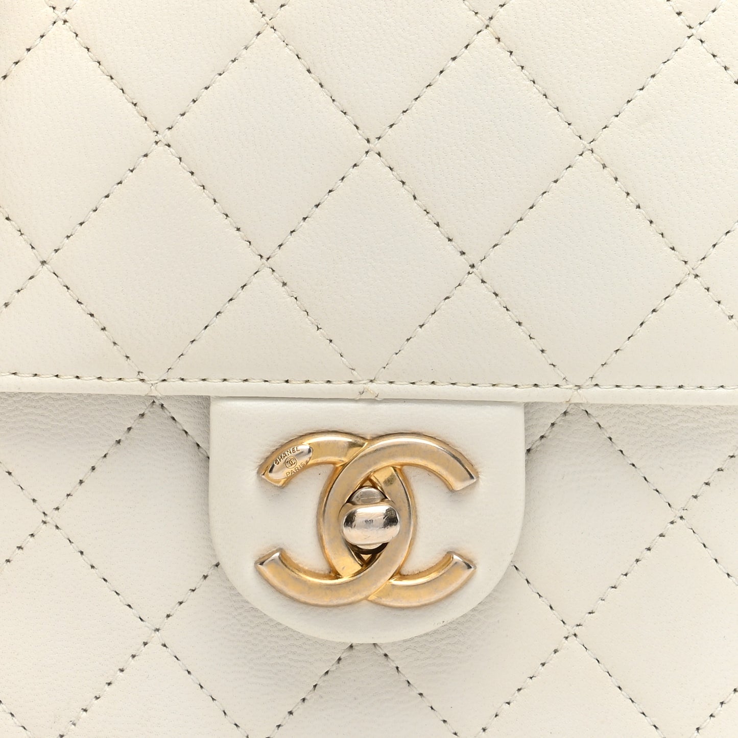Lambskin Quilted Chic Pearls Flap White