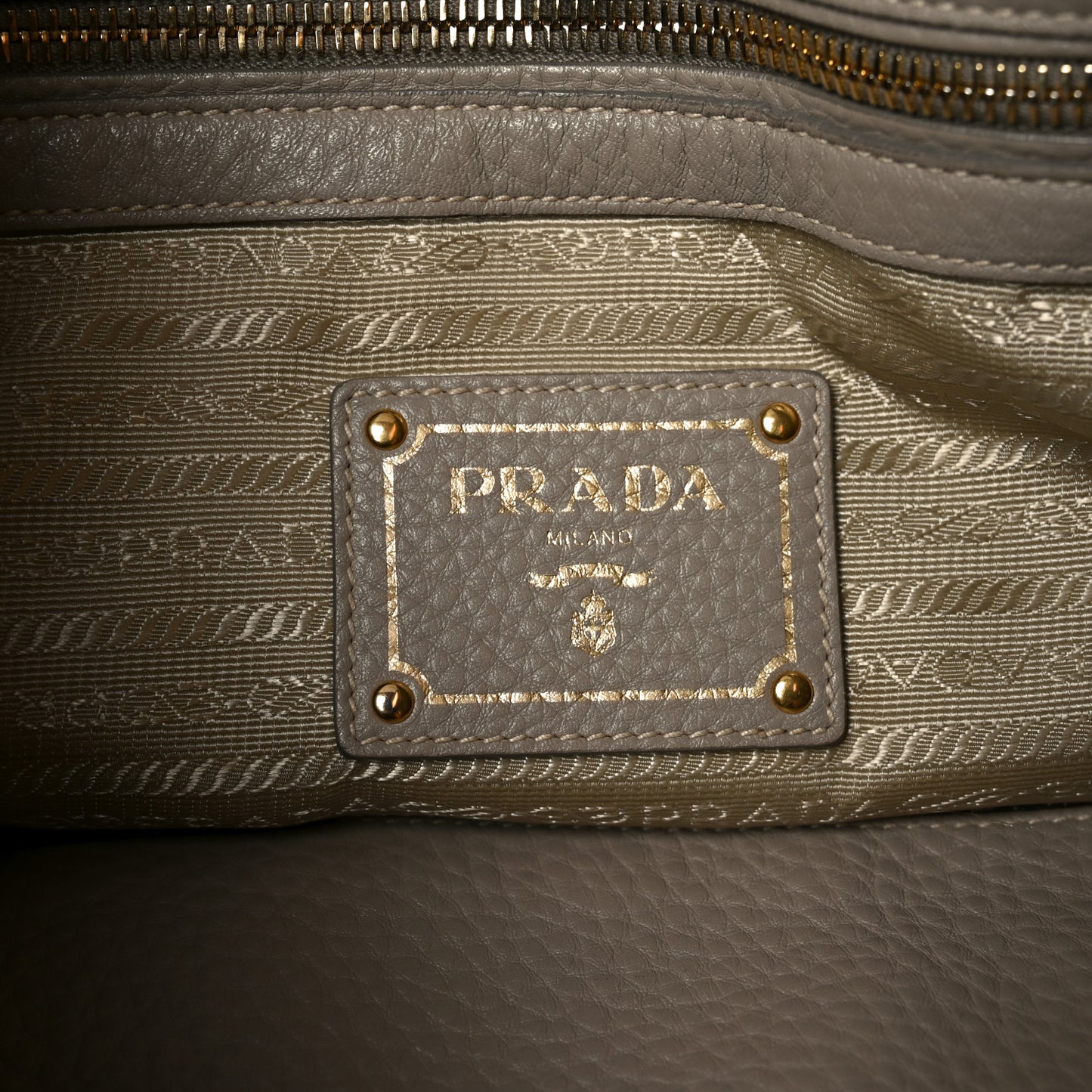 Vitello Daino Side Pocket Hobo Pomice