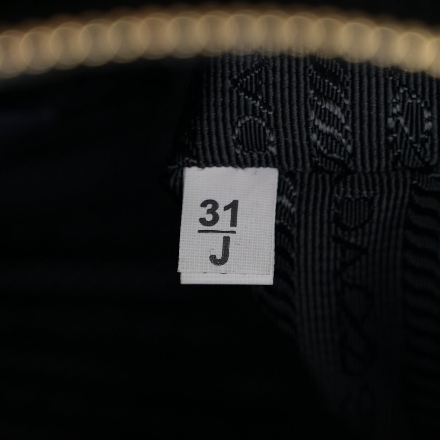 Saffiano Lux Medium Galleria Double Zip Tote Black