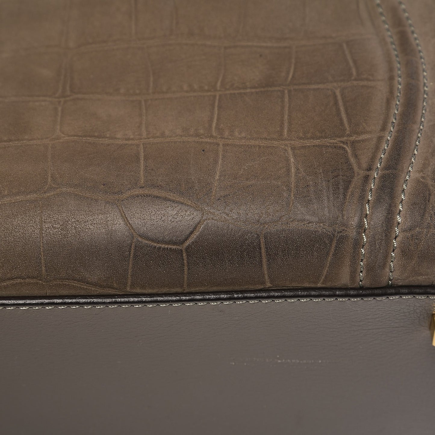 Crocodile Embossed Nubuck Medium Phantom Luggage Grey