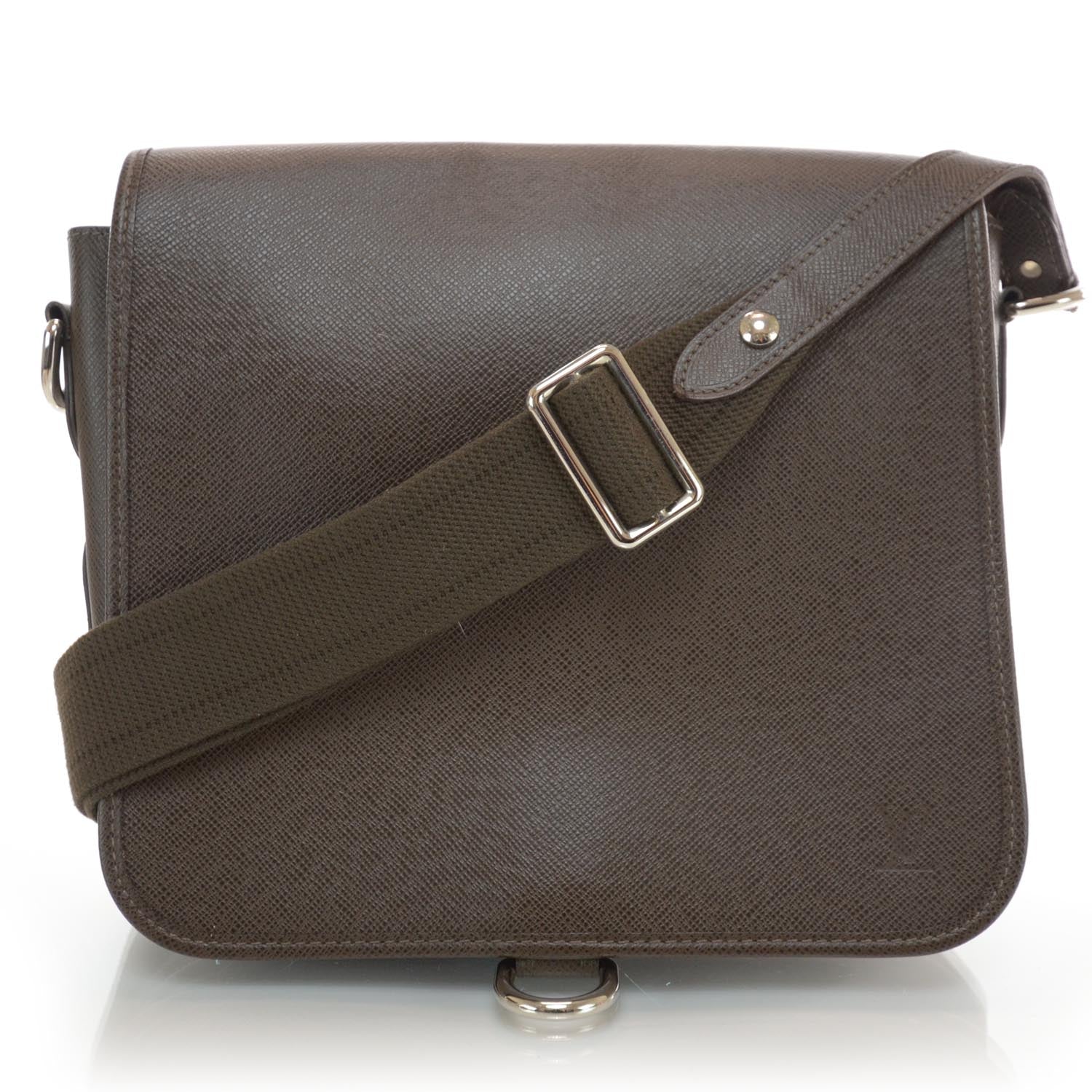 Louis Vuitton Taiga Andrei Grizzli 1 of 9