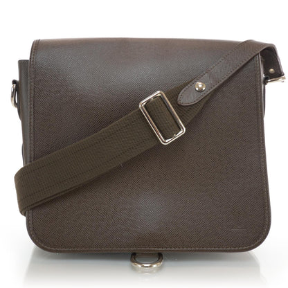 Louis Vuitton Taiga Andrei Grizzli 1 of 9