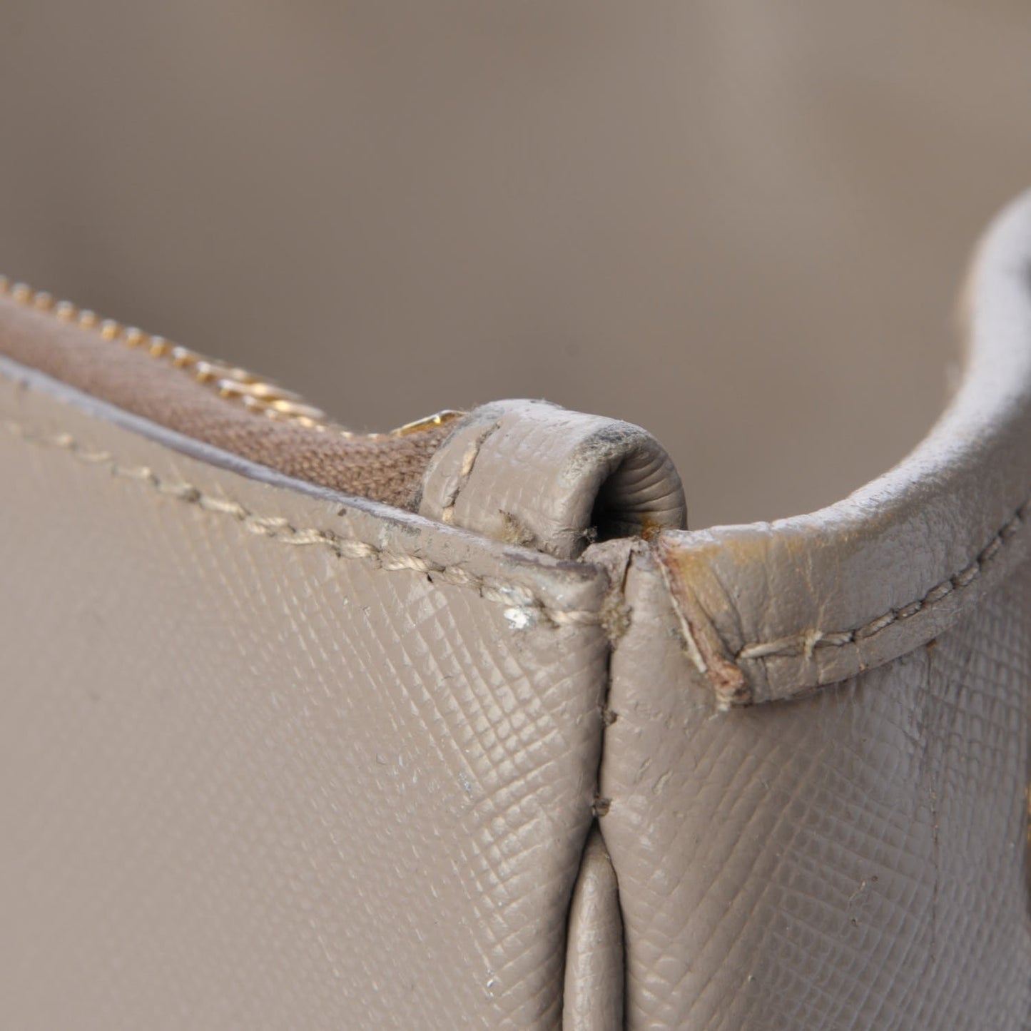Saffiano Lux Extra Large Galleria Double Zip Tote Argilla