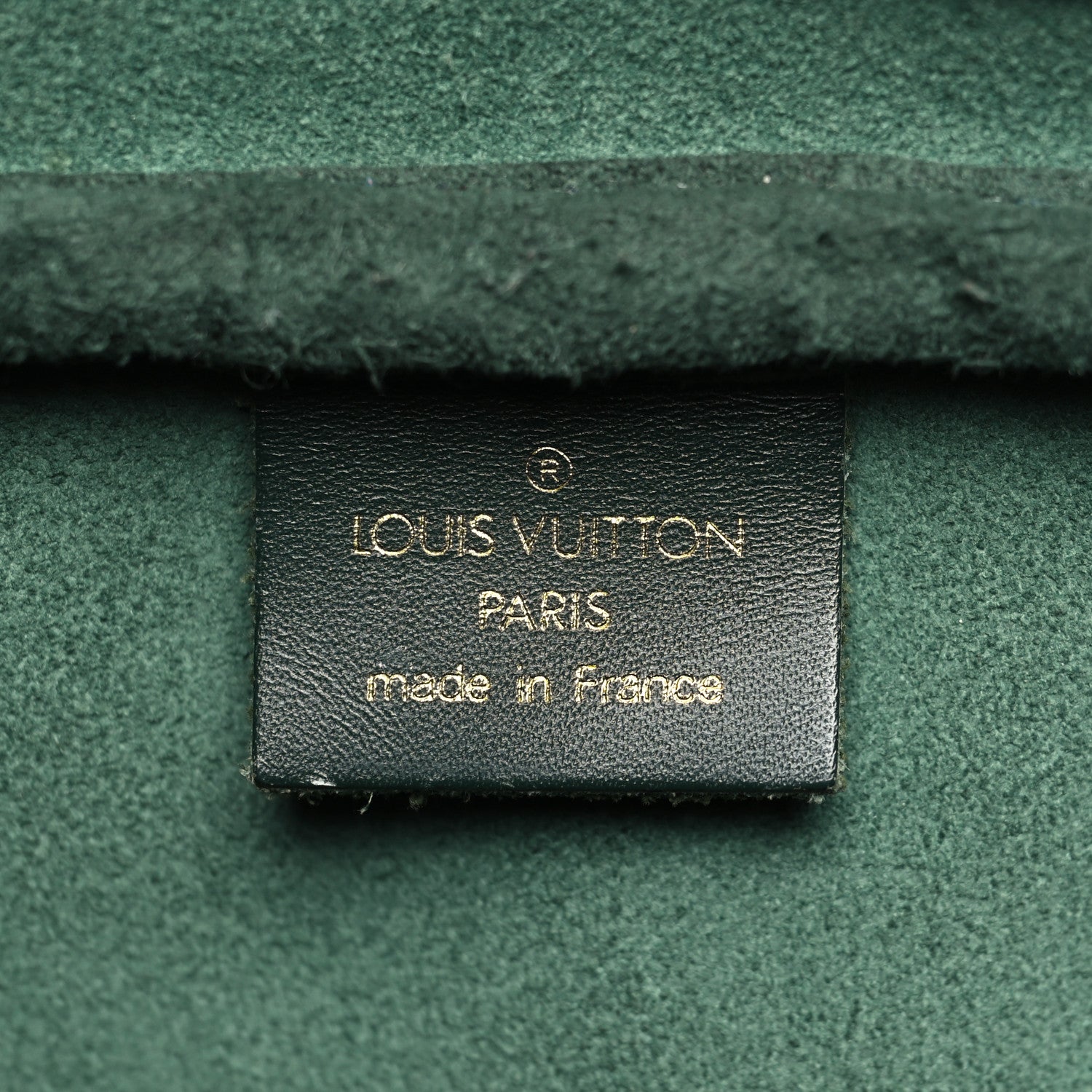 Louis Vuitton Taiga Kendall GM Epicea 5 of 11
