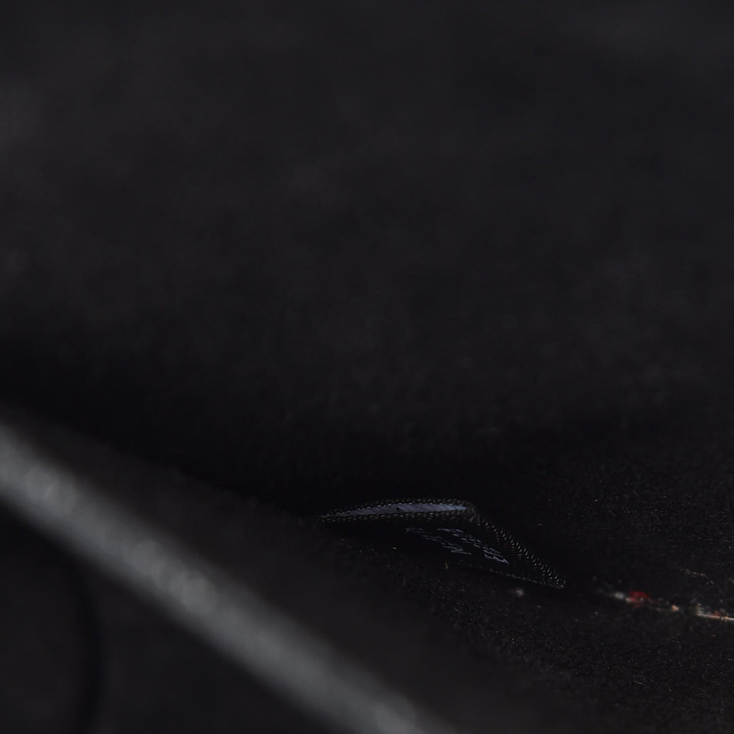 Classic Grain Small Bayswater Zip Tote Black