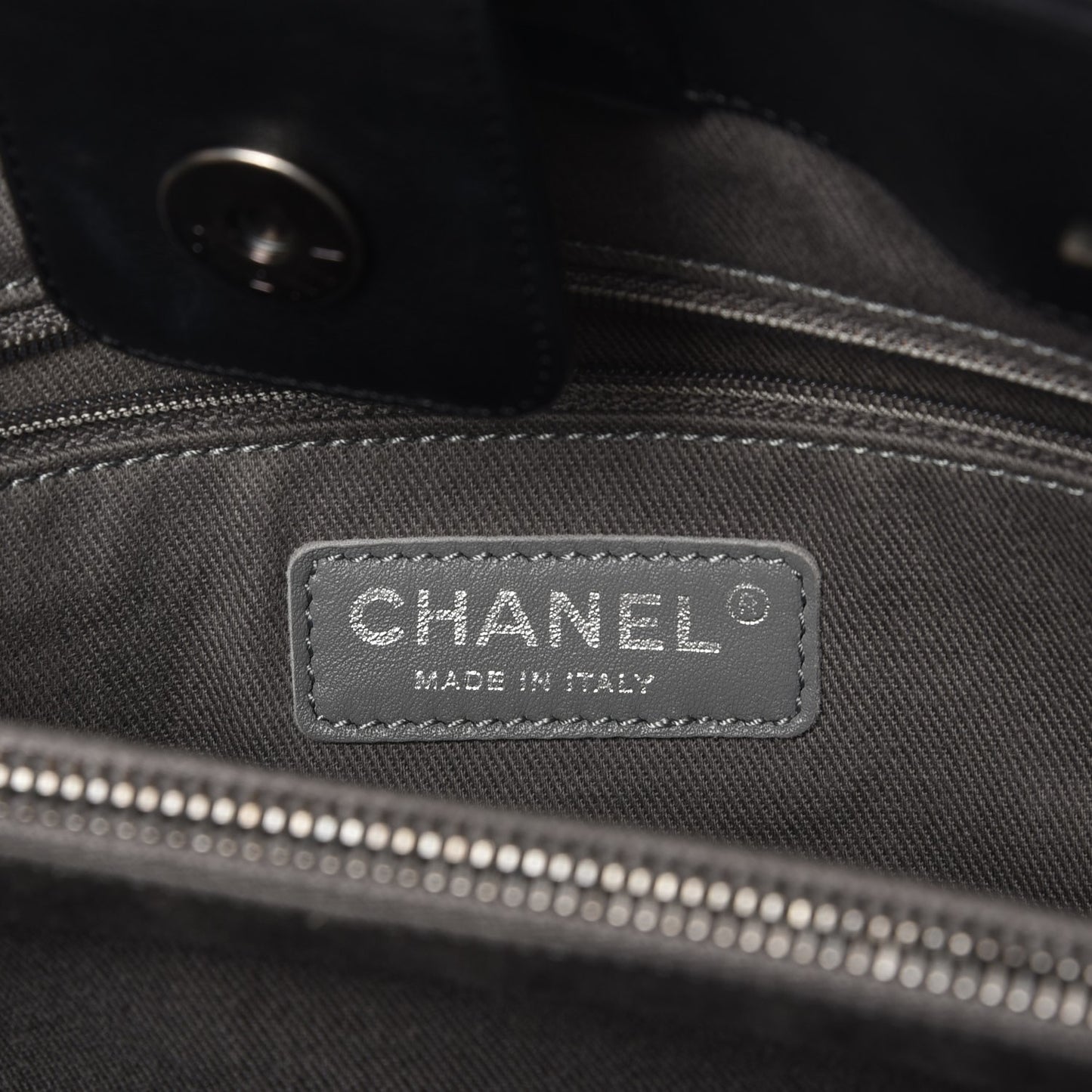 Calfskin Medium Stitch It Tote Black