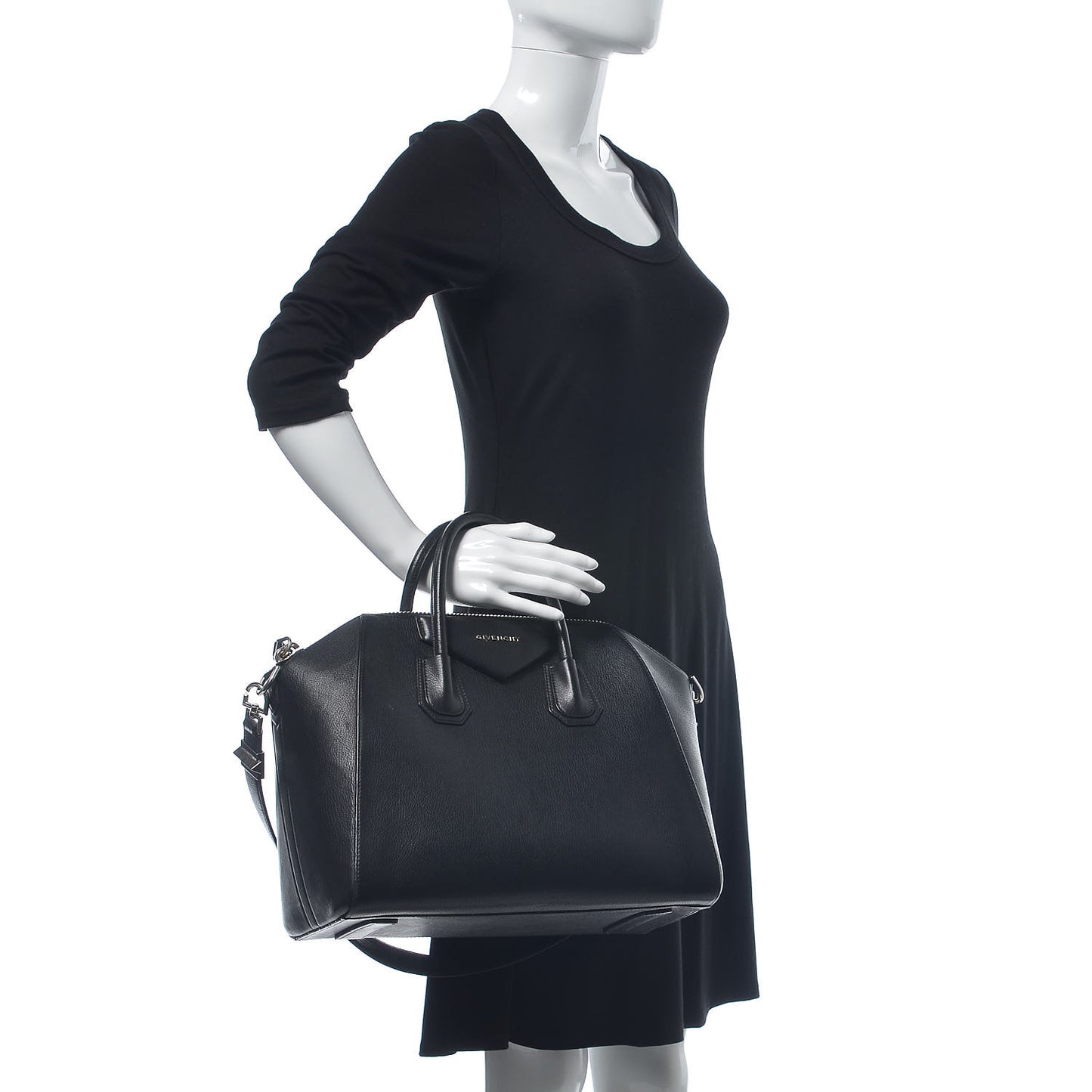 Sugar Goatskin Medium Antigona Black