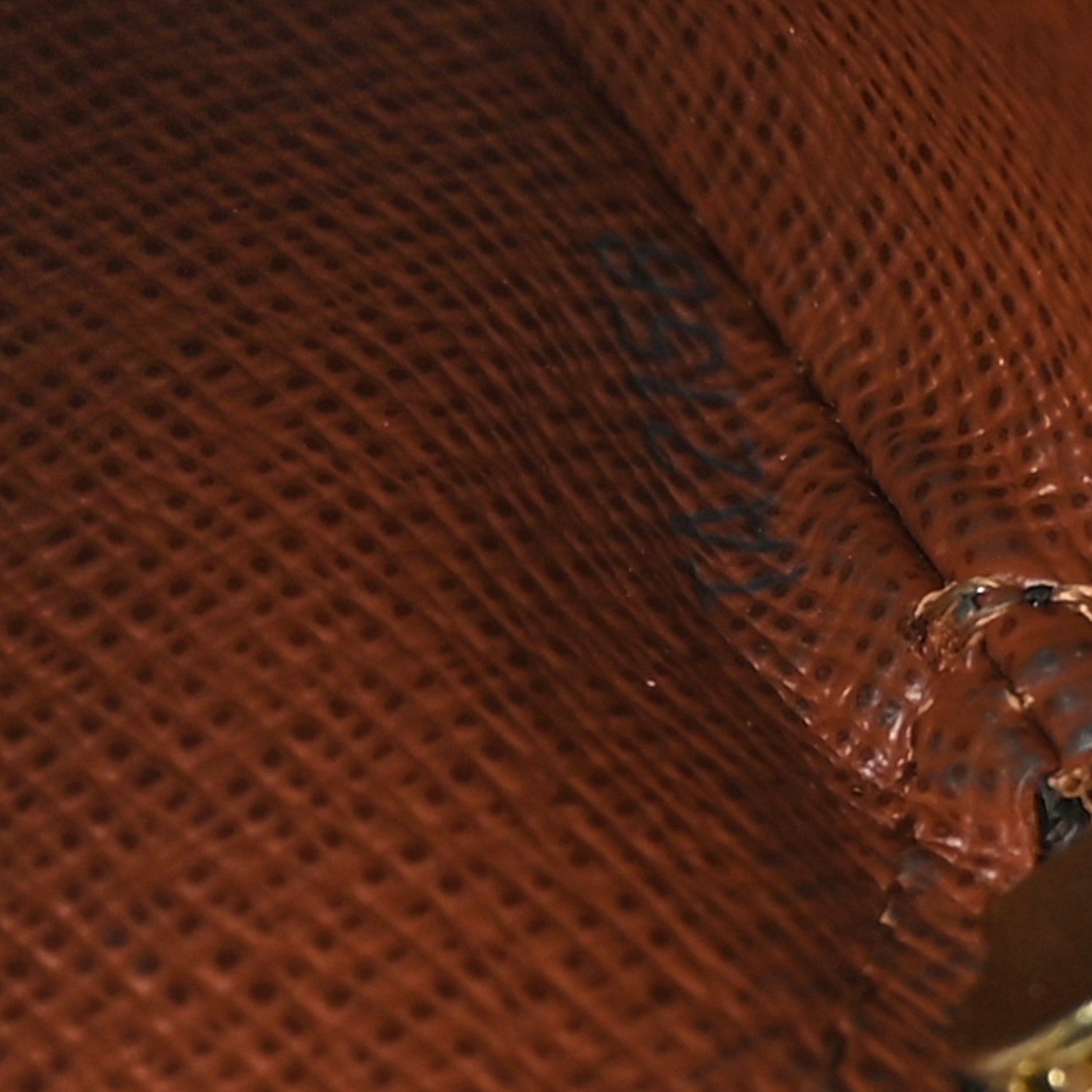 Louis Vuitton Monogram Round Coin Purse 6 of 7