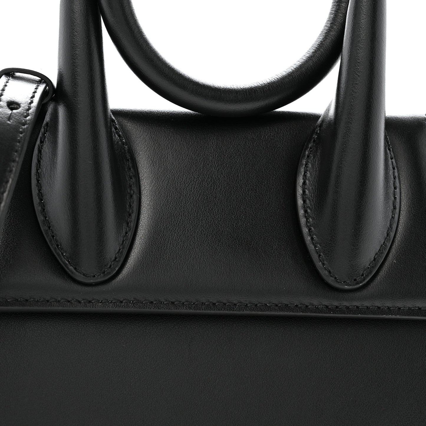 Smooth Calfskin Le Chiquito Noeud Black