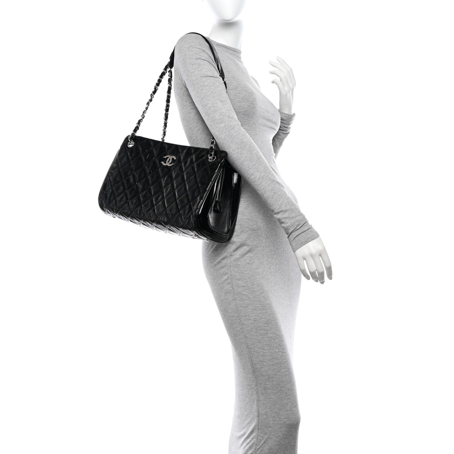 Chanel Patent Quilted Tote Black 2 of 11