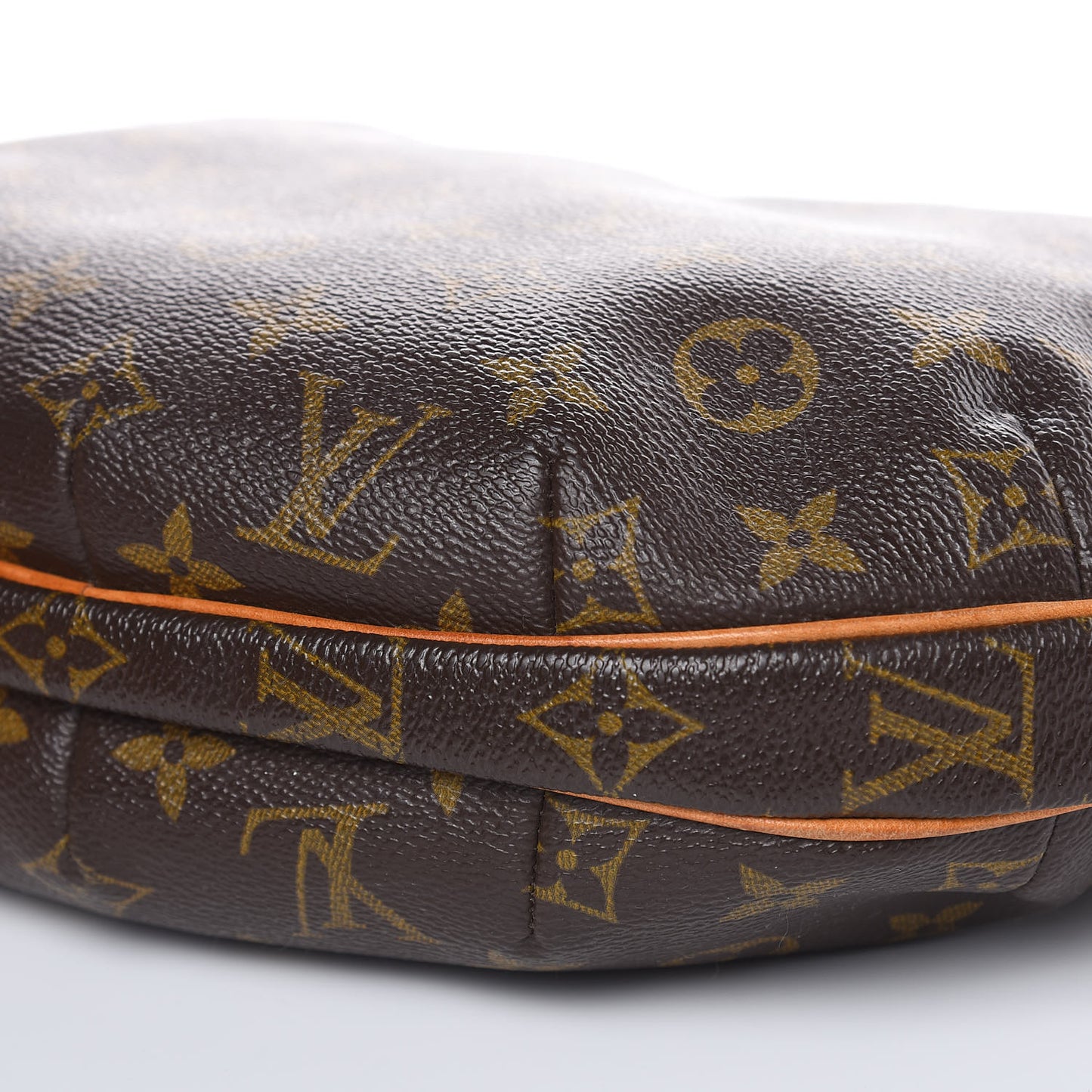Monogram Croissant MM