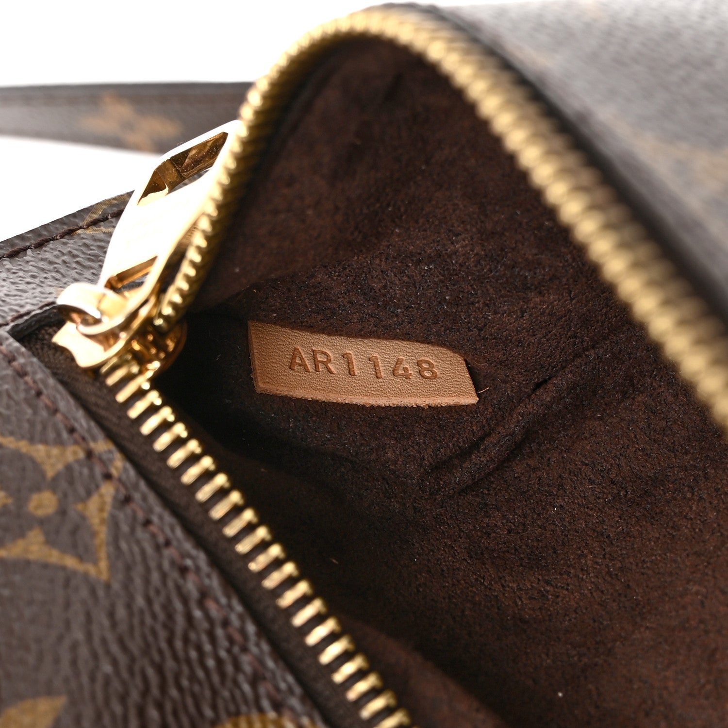 Louis Vuitton Monogram Pochette Metis 7 of 10