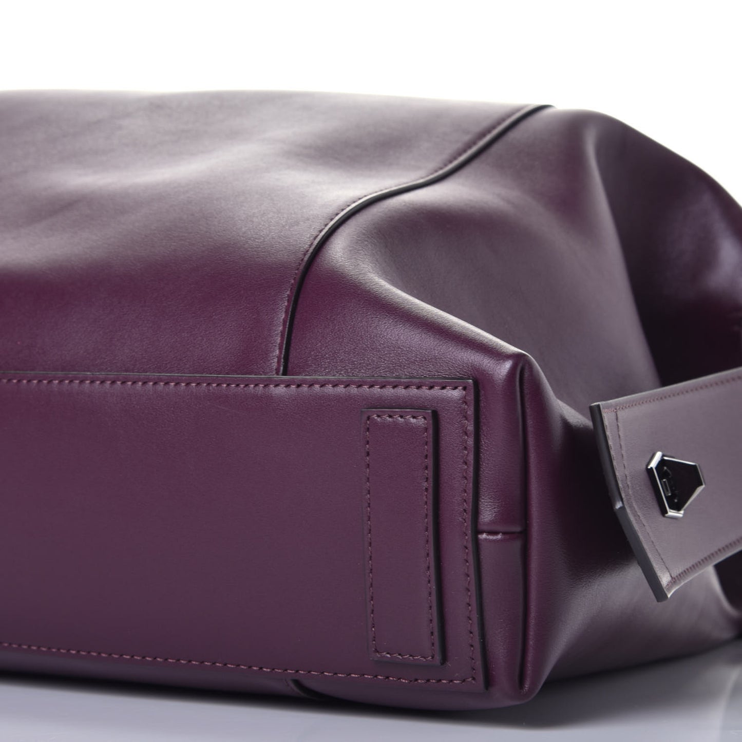 Smooth Calfskin Medium Soft Antigona Aubergine