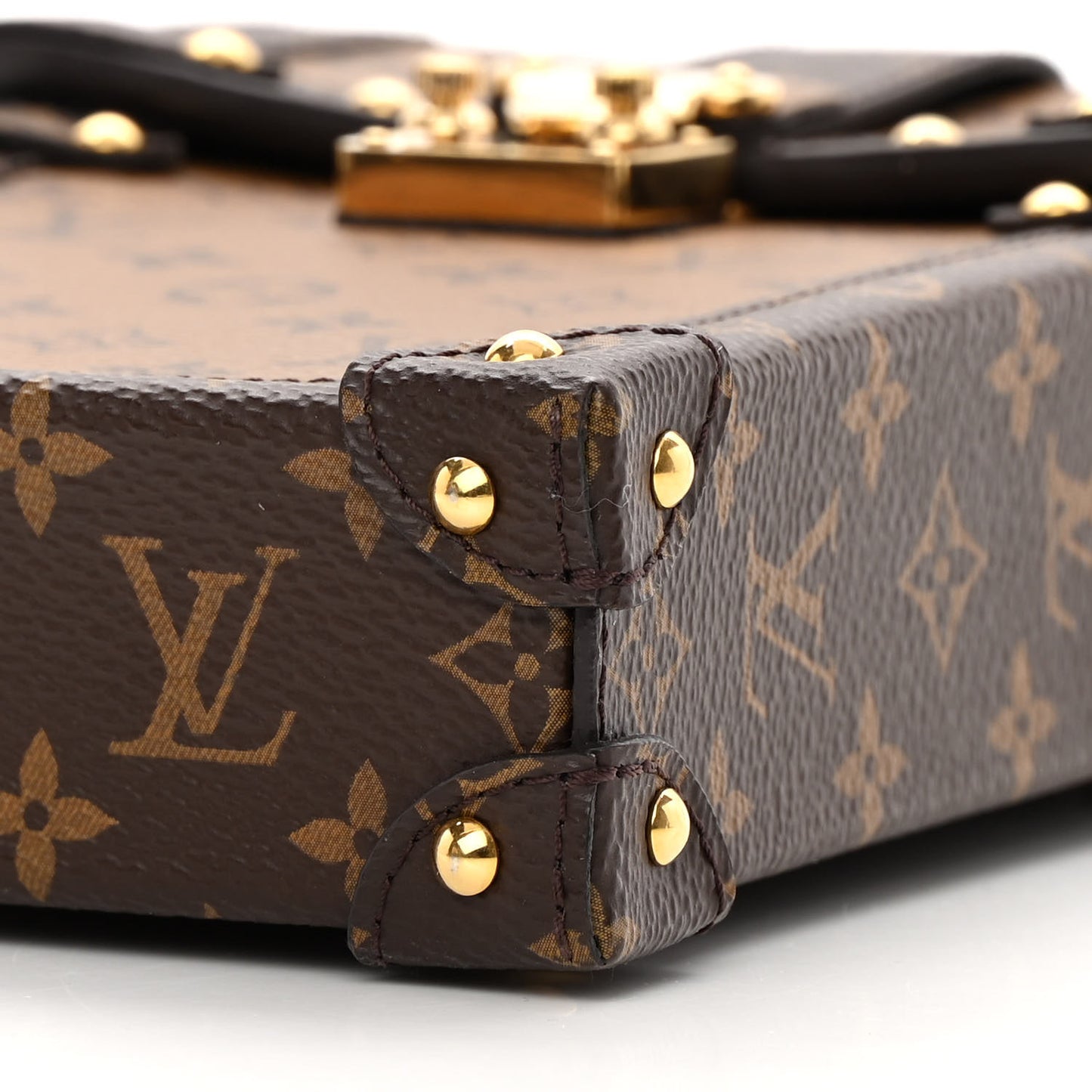 Reverse Monogram Pochette Trunk Verticale