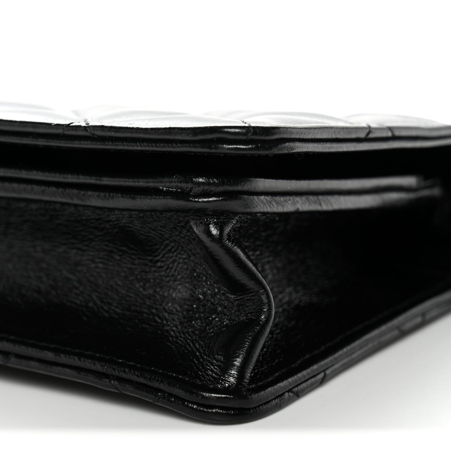 Shiny Lambskin Flap Clutch With Chain So Black