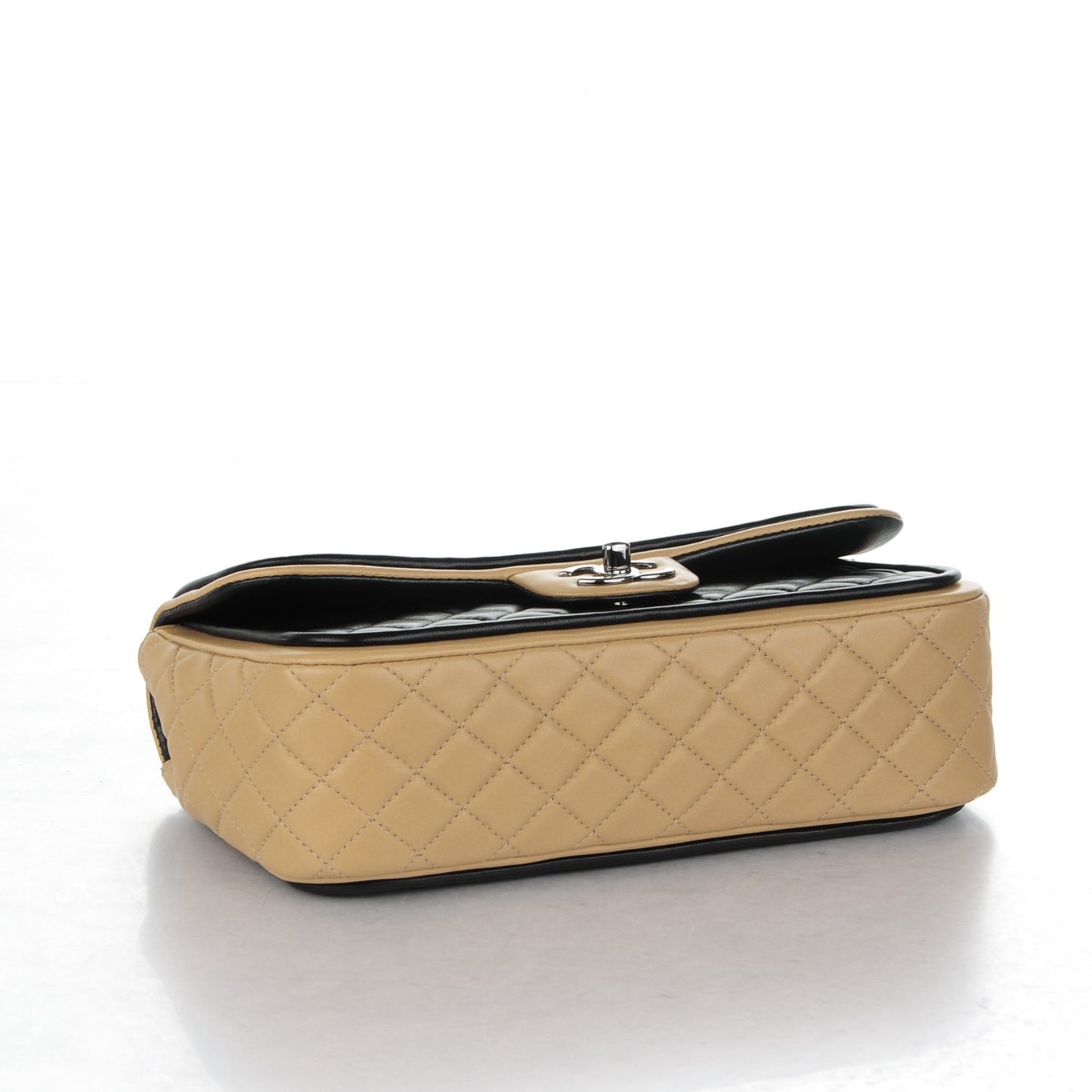 Lambskin Classic Twist Flap Black Beige