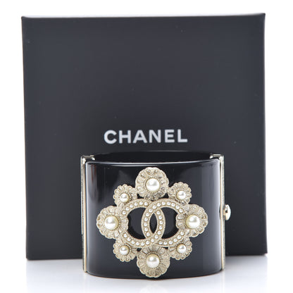 Chanel Resin Gripoix Pearl CC Cuff Black 5 of 5