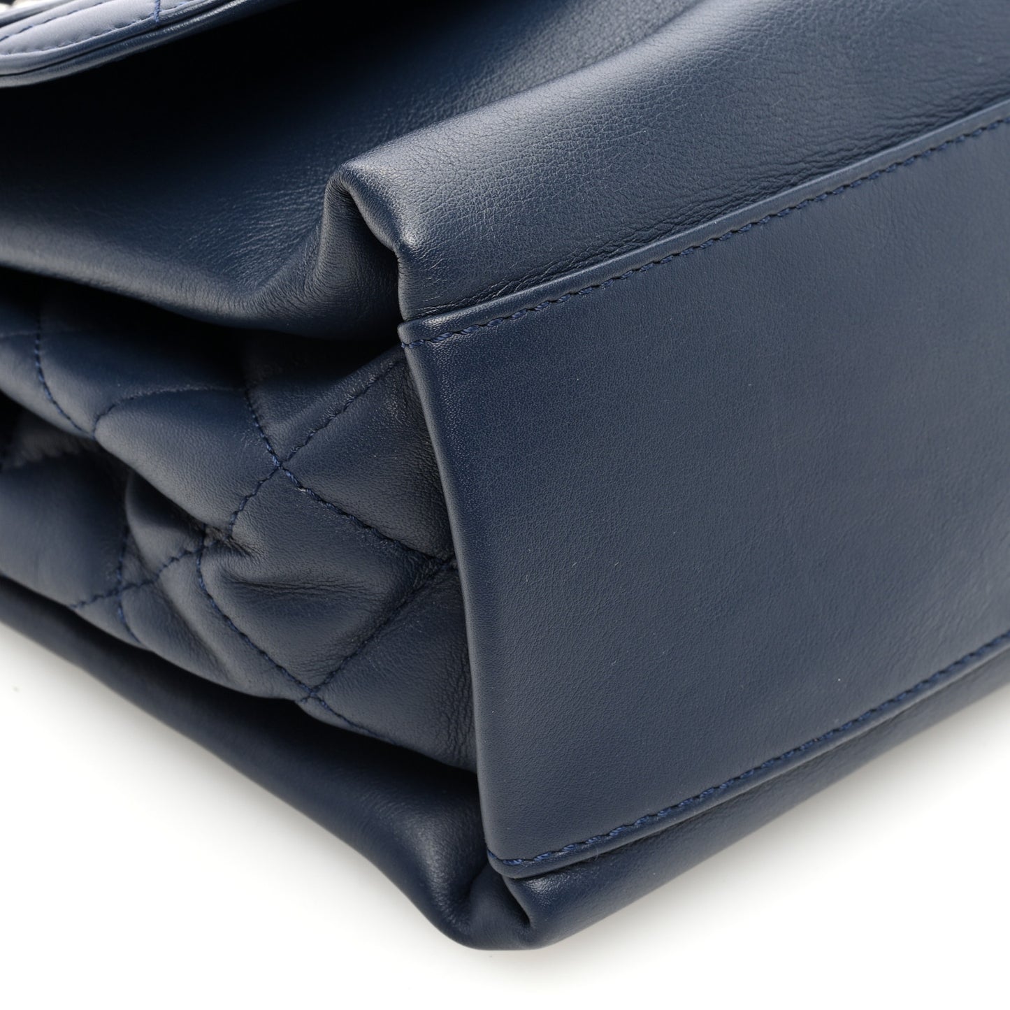 Calfskin Jumbo Tramezzo Flap Navy