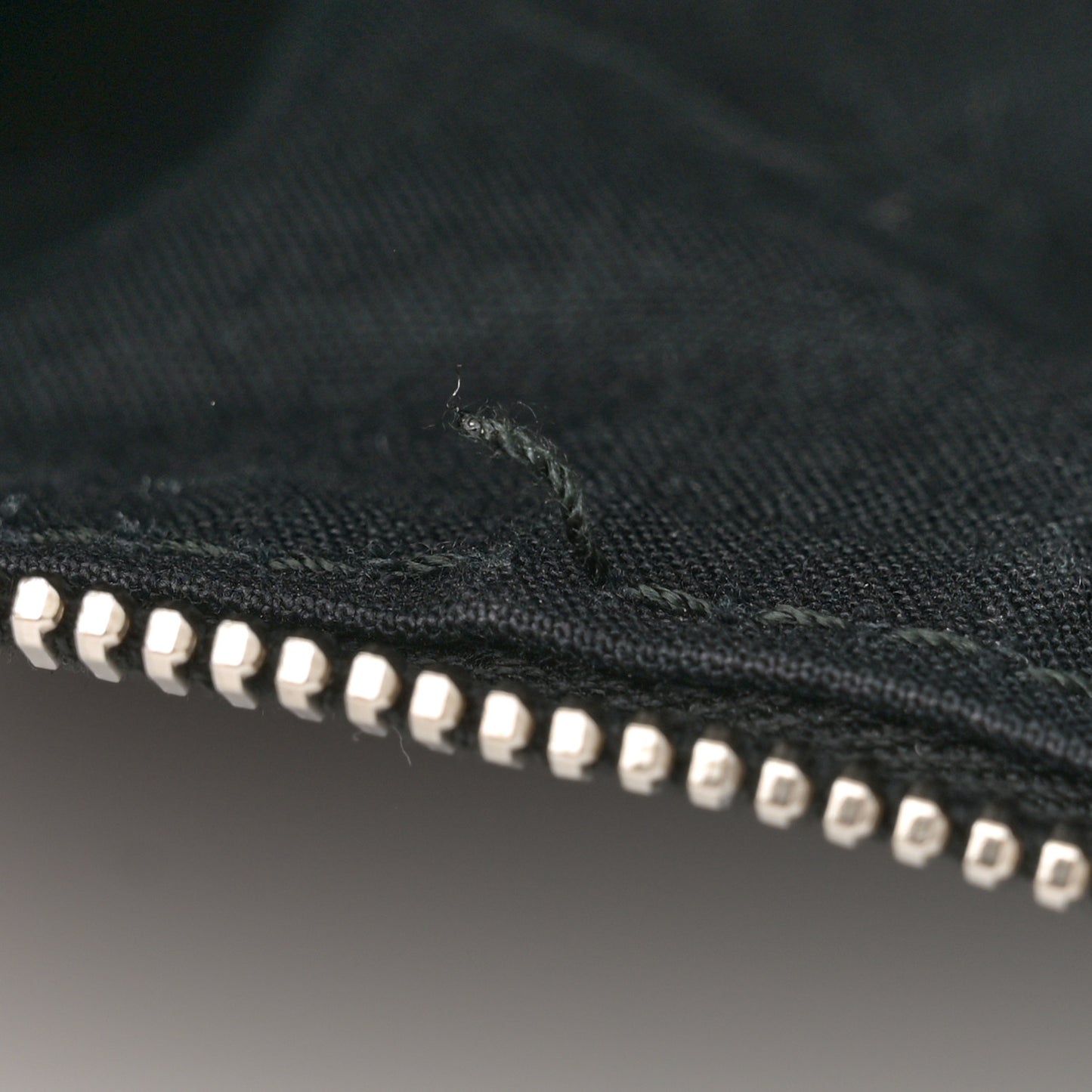 Agneau Day Messenger Black