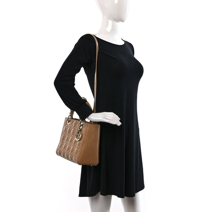 Christian Dior Patent Cannage Medium Lady Dior Beige 3 of 9