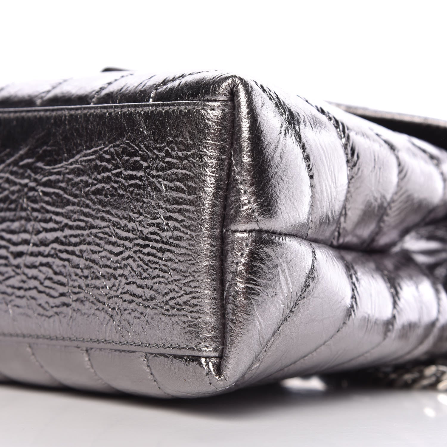 Saint Laurent Metallic Calfskin Y Quilted Monogram Small Loulou Chain Satchel Acciaio 8 of 9