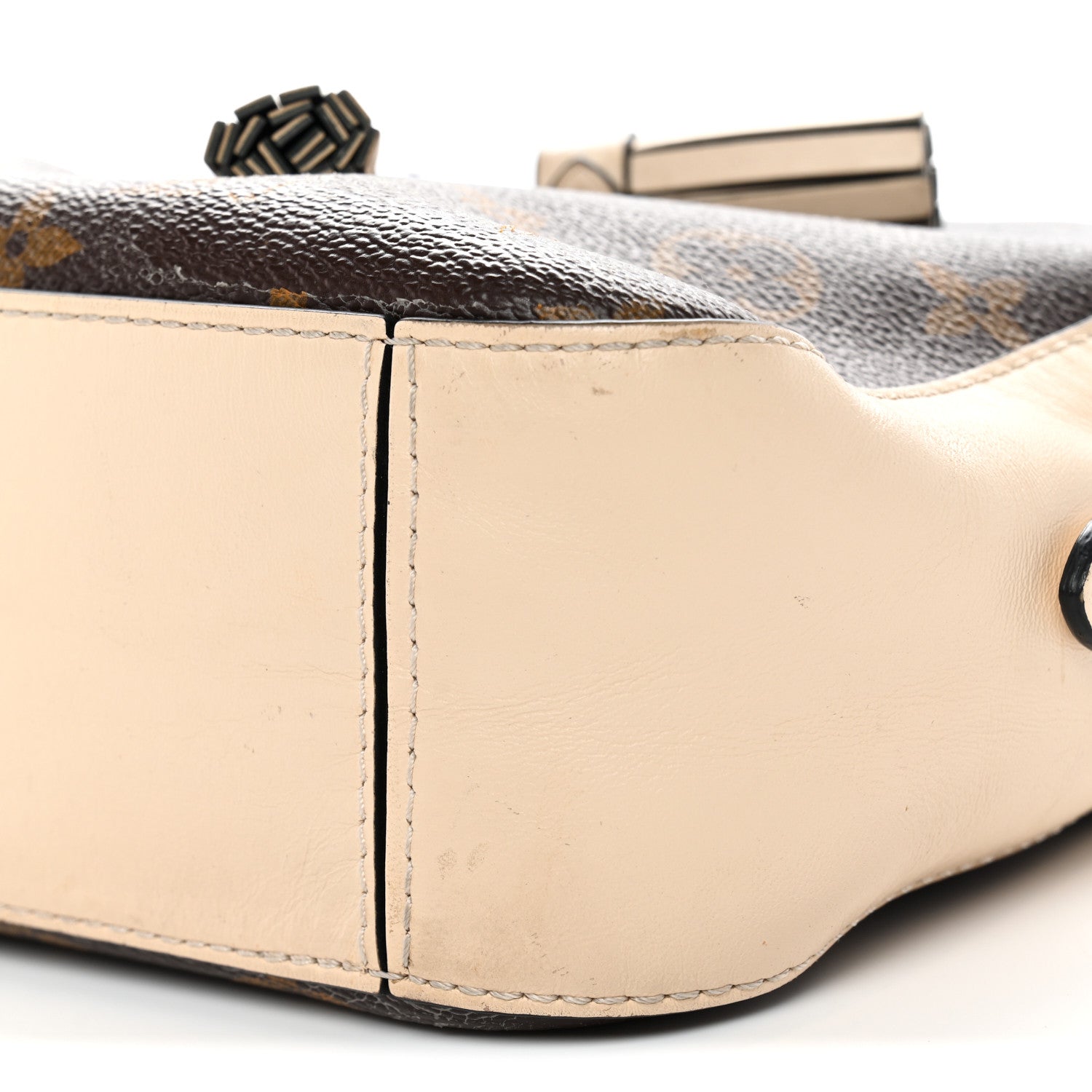 Louis Vuitton Monogram Saintonge Creme 9 of 15