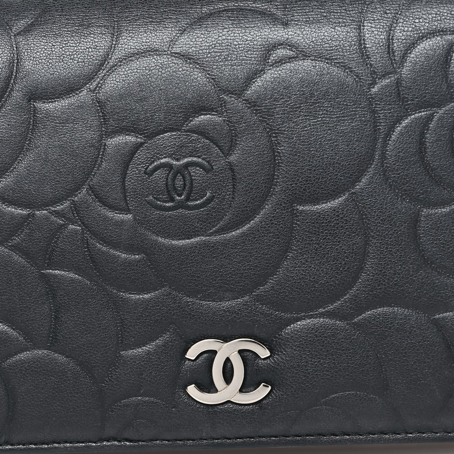 Lambskin Camellia Embossed Yen Wallet Black
