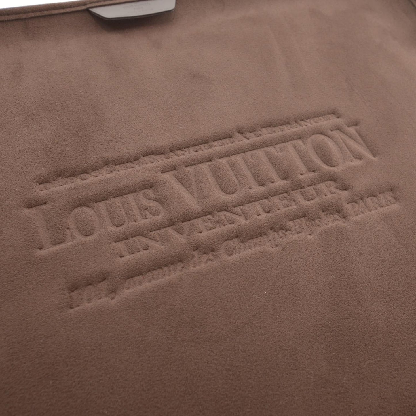 Damier Ebene 15 in Laptop Sleeve