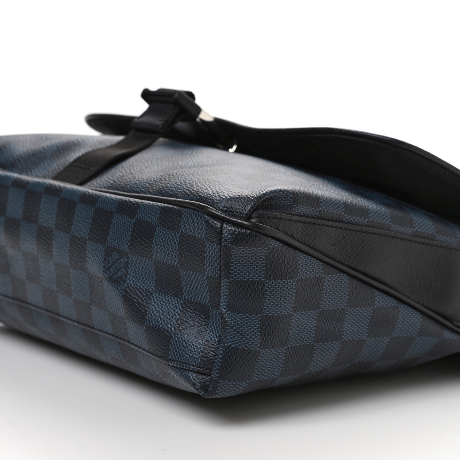 Louis Vuitton Damier Cobalt Matchpoint Messenger 9 of 9