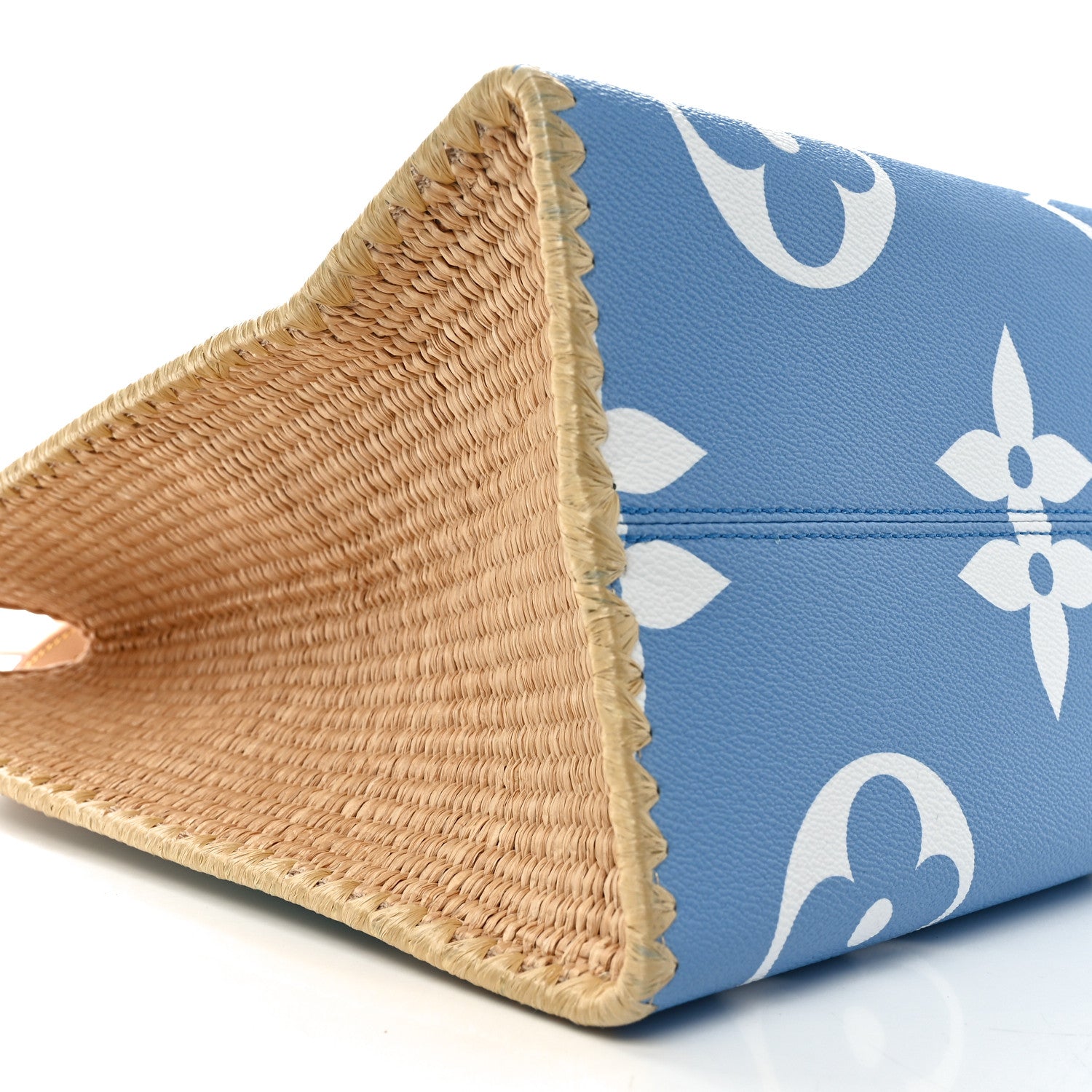 Louis Vuitton Monogram Giant Raffia Hamptons By The Pool Onthego GM Blue 9 of 9
