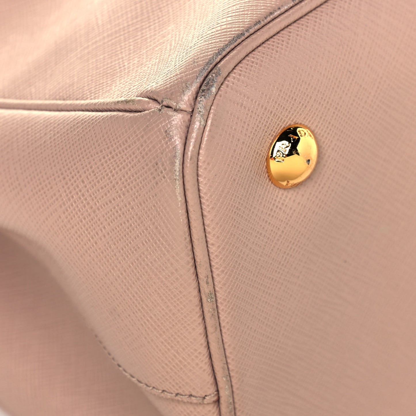 Saffiano Lux Medium Tote Cammeo