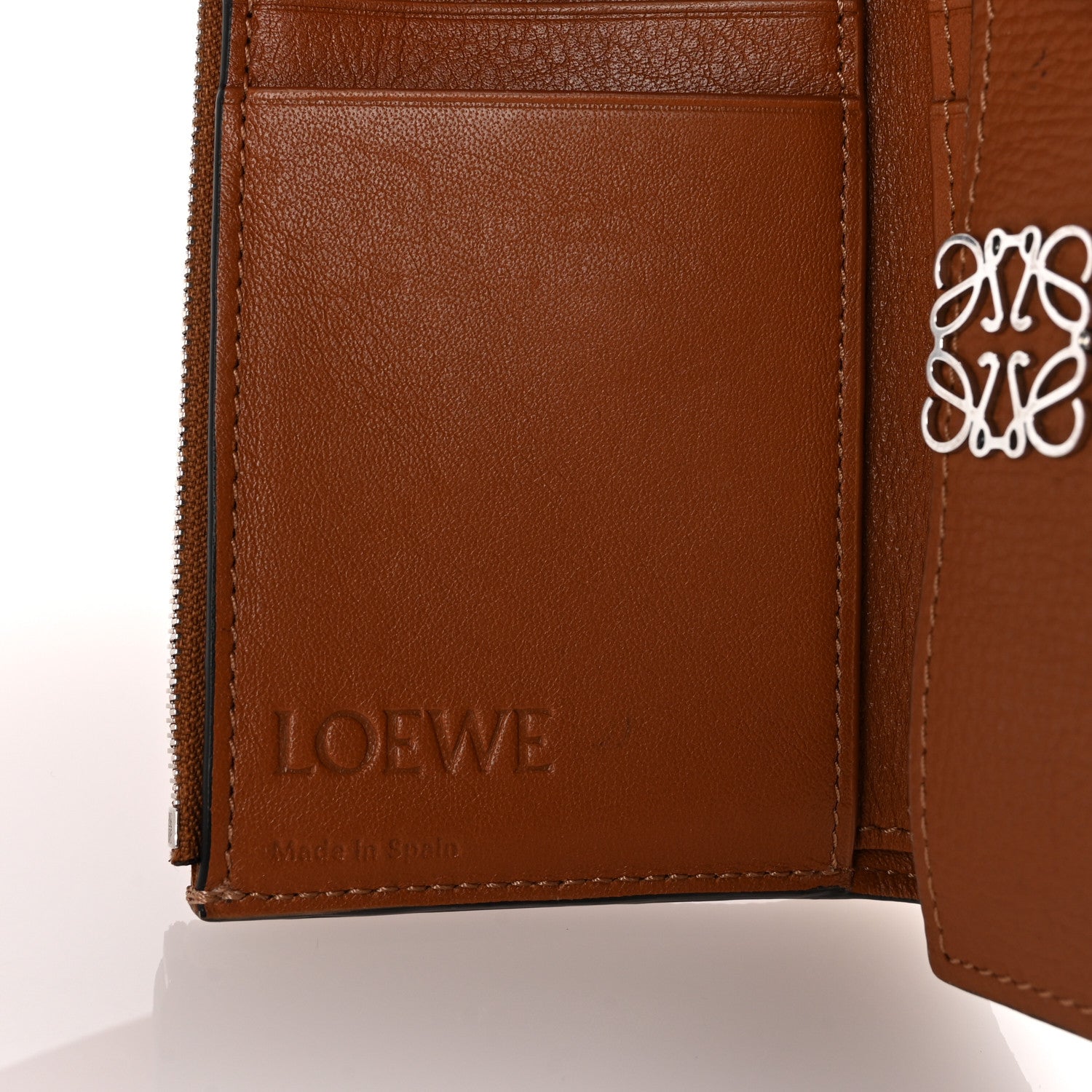 Loewe Pebble Grain Calfskin Anagram Small Vertical Wallet Tan 6 of 8
