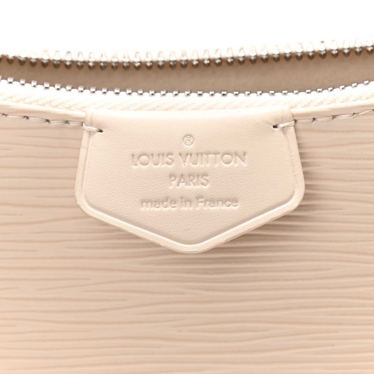 Epi Logo Easy Pouch On Strap Quartz