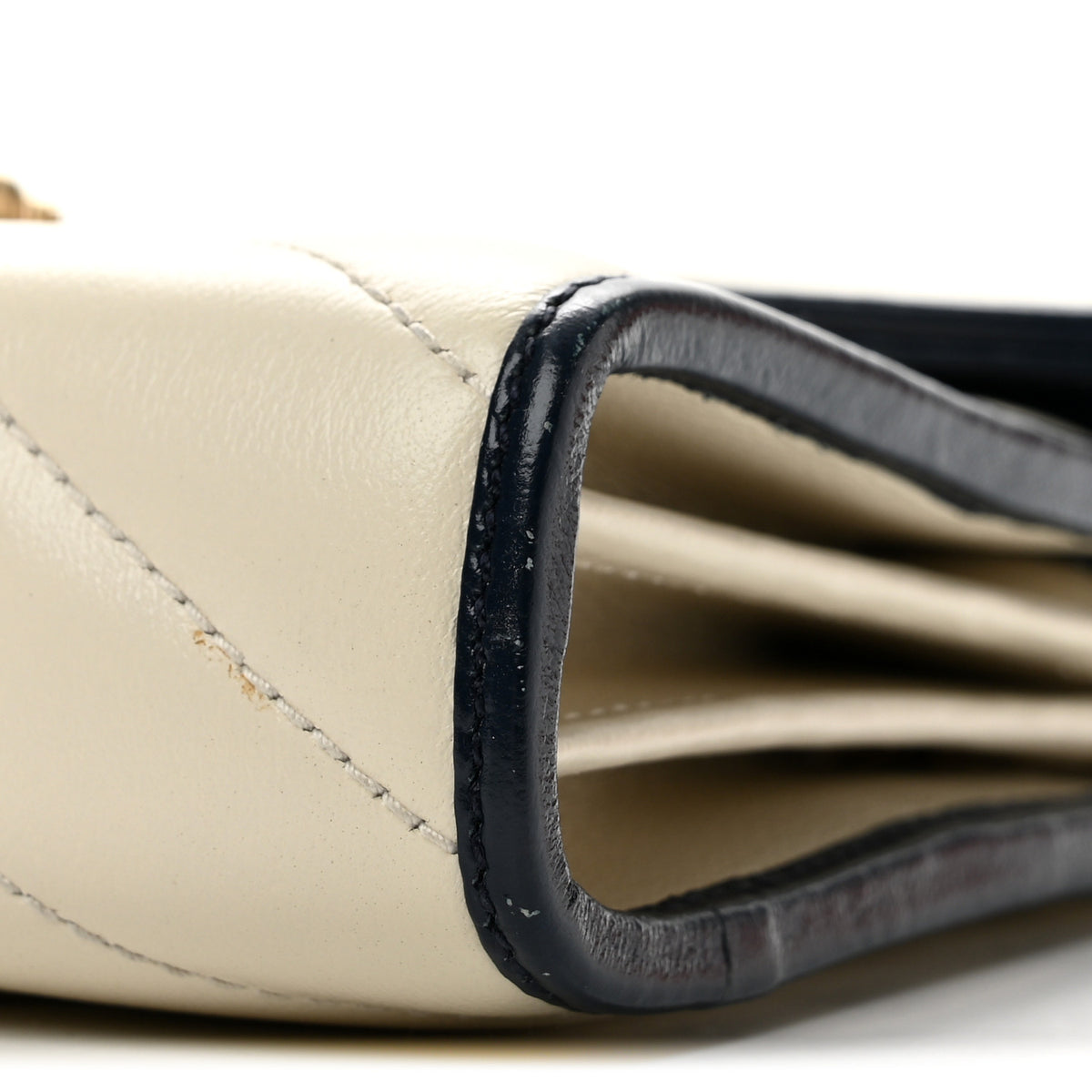 Gucci Vintage Effect Calfskin Matelasse Diagonal Torchon GG Marmont Chain Wallet Mystic White Blue Agata 10 of 13