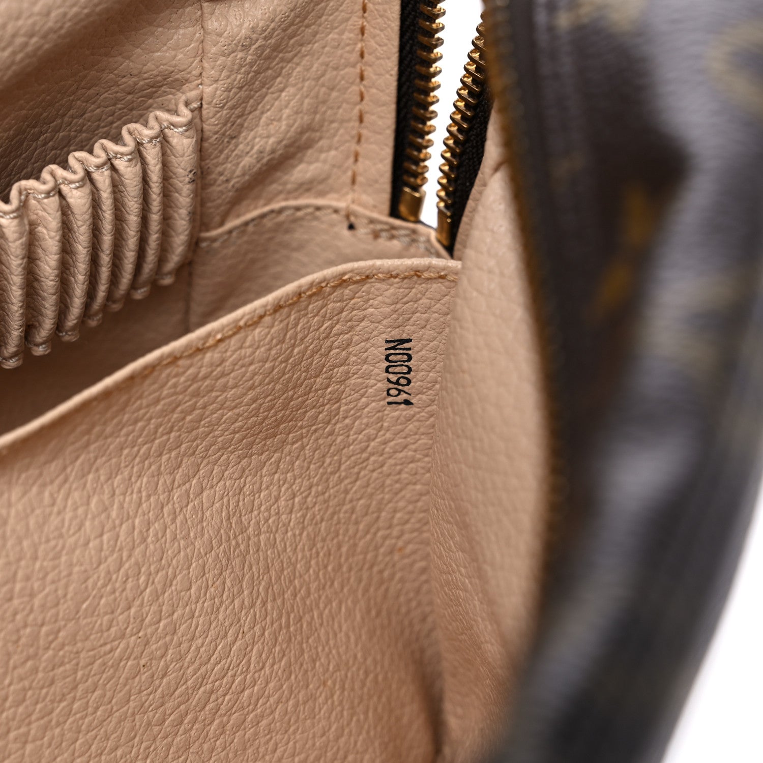 Louis Vuitton Monogram Trousse Toilette 28 7 of 14