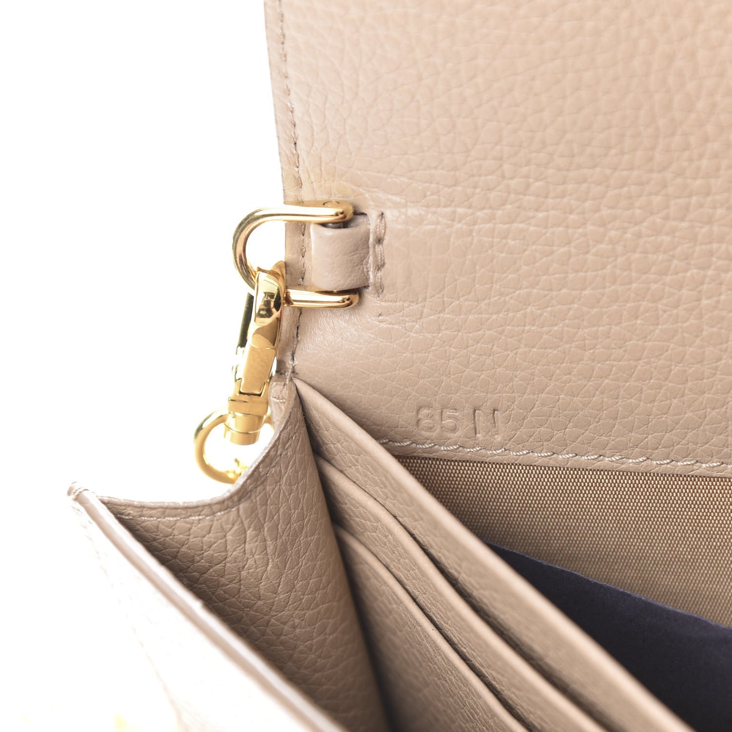 Vitello Daino Chain Wallet Cammeo