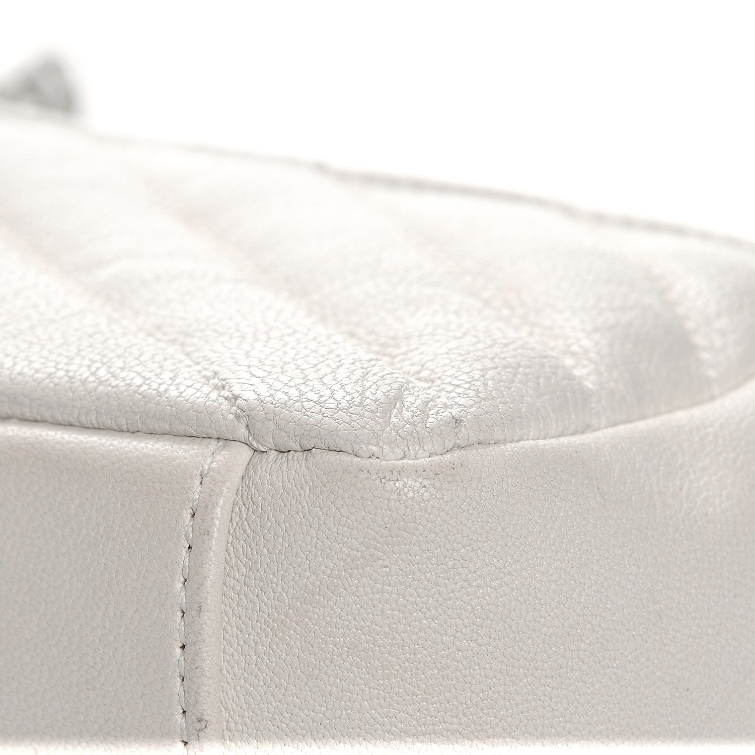 Saint Laurent Sheepskin Matelasse Monogram Classic Baby Chain Bag Porcellana 9 of 10