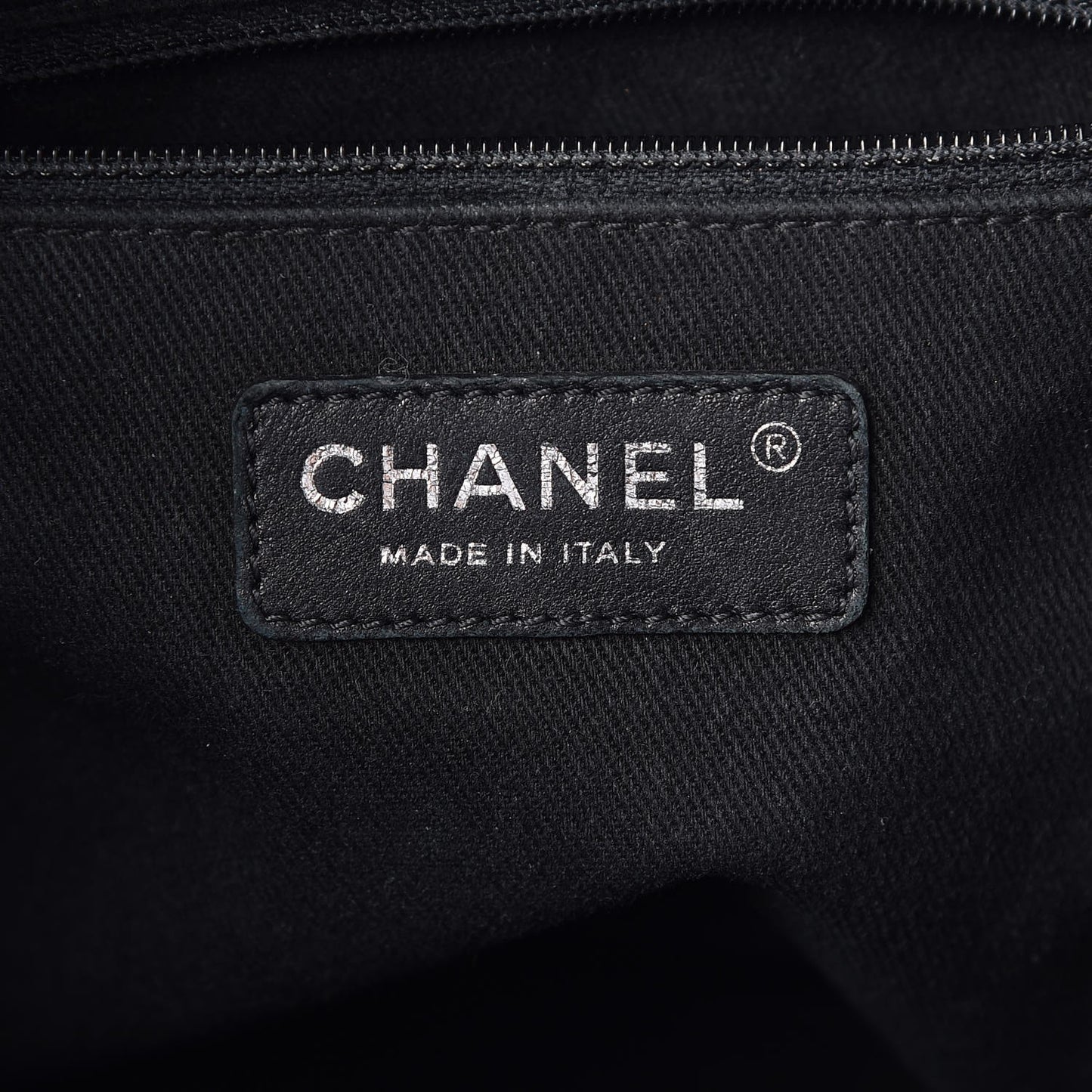 Caviar Quilted Medium CC Bucket Bag Dark Blue
