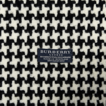 Burberry Cashmere Wool Houndstooth Fringe Cape Scarf Black White 2 of 3