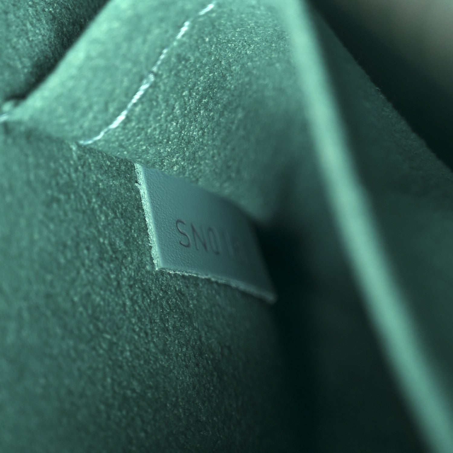Louis Vuitton Epi Alma BB Turquoise 6 of 14