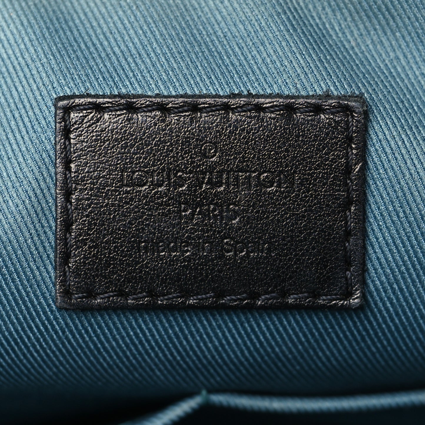 Damier Graphite Alpha Messenger Bag
