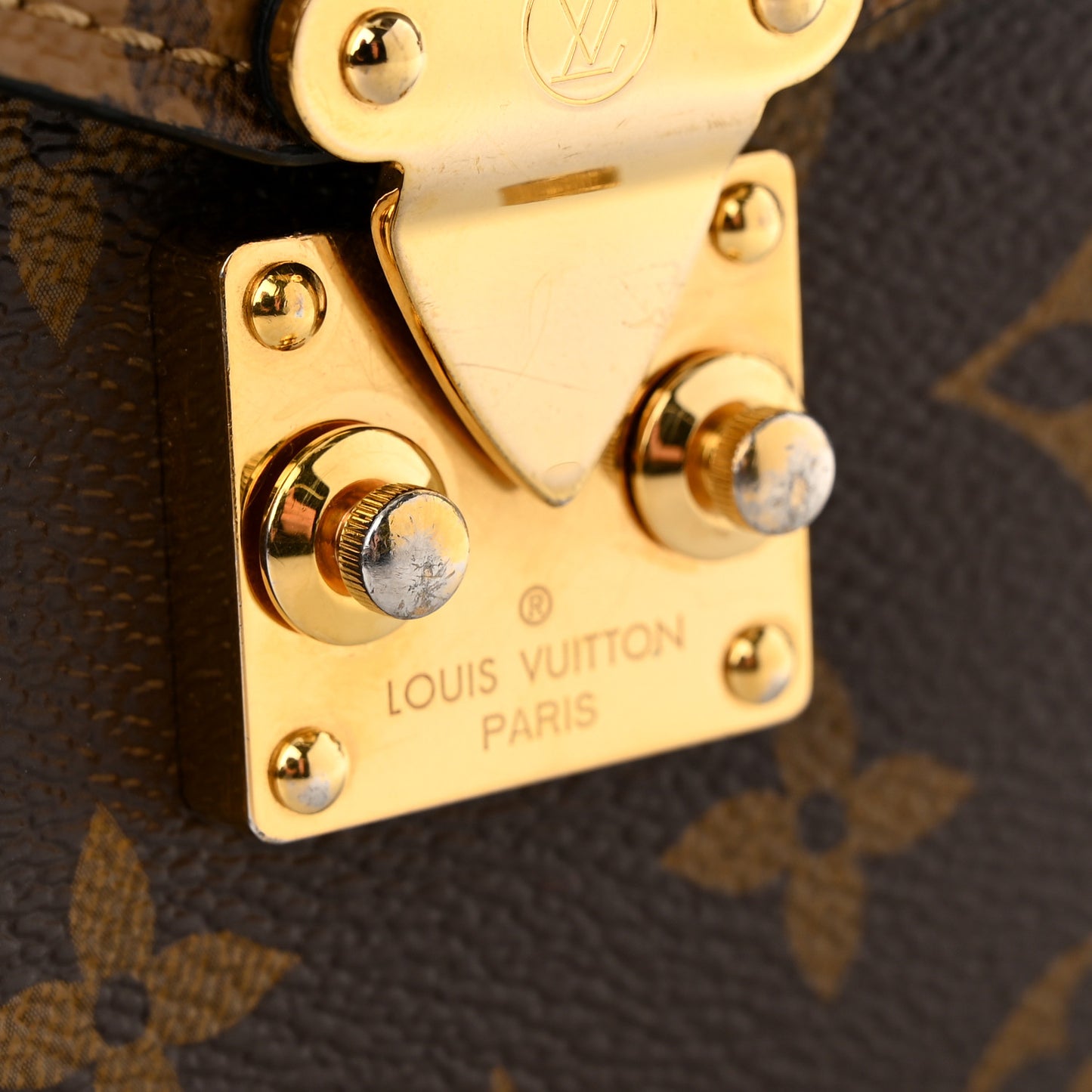 Reverse Monogram Pochette Metis