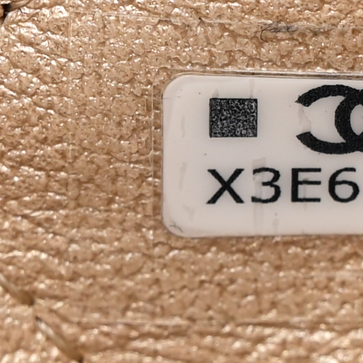 Shiny Lambskin Pearl Clutch With Chain Black