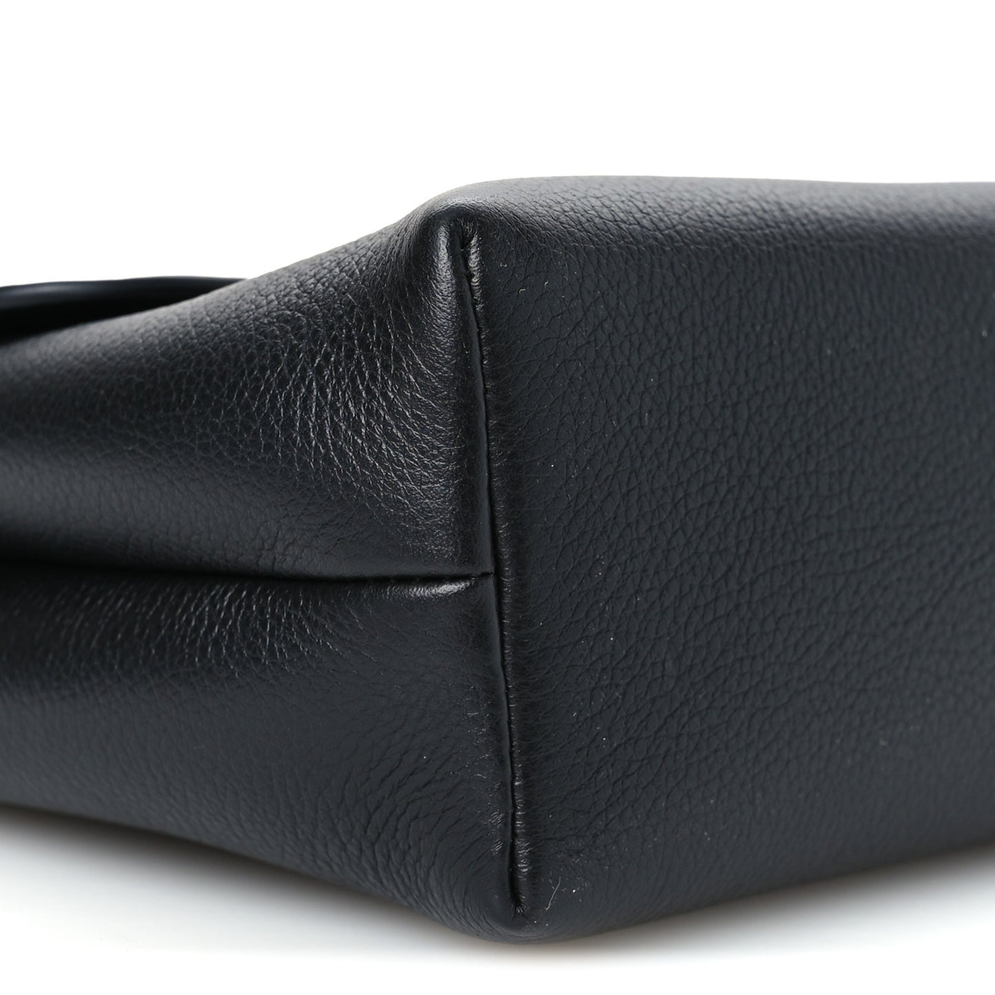 Supple Calfskin Teen Victoire Black