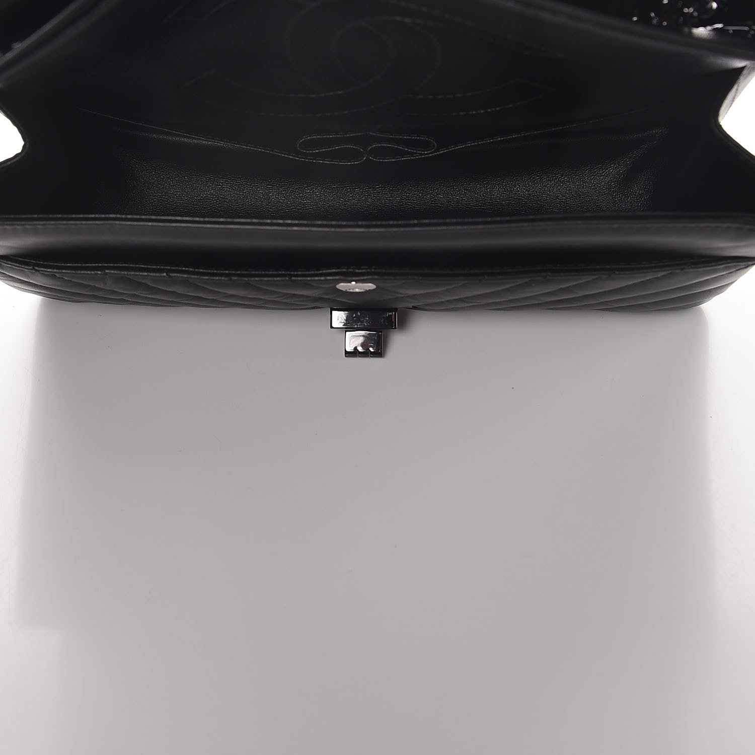 Chanel Aged Calfskin Chevron Quilted 2.55 Reissue 225 So Black 5 of 7