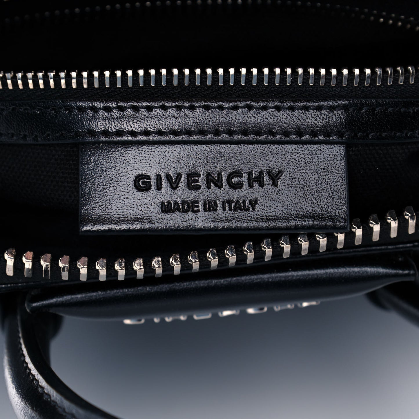 Shiny Lord Calfskin Mini Antigona Black