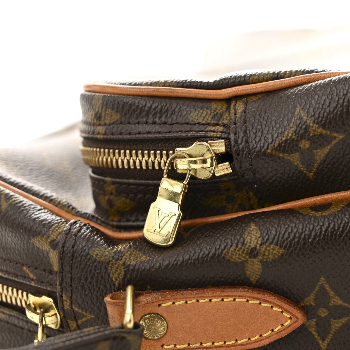 Monogram Nil 28
