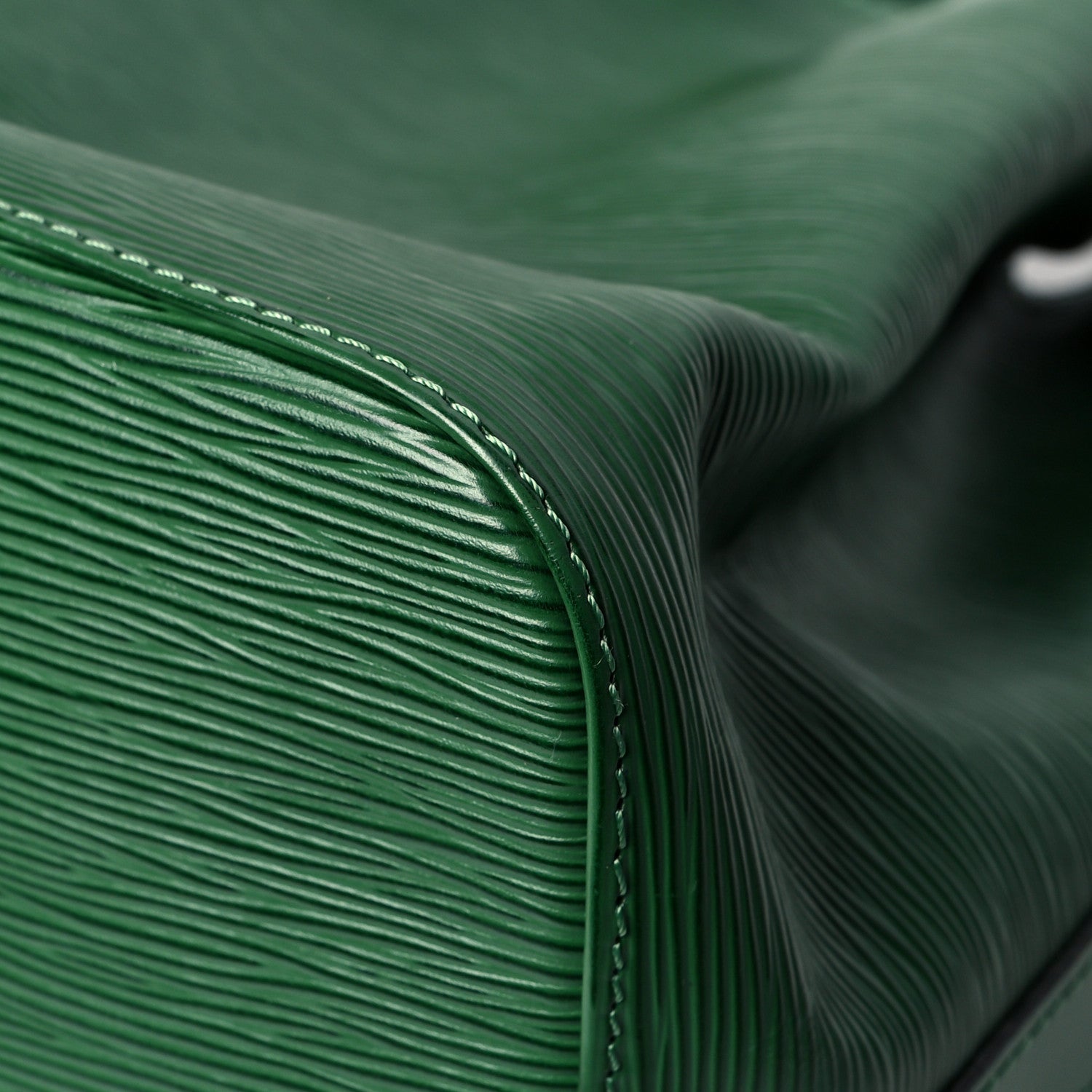 Louis Vuitton Epi Petit Noe Borneo 9 of 11