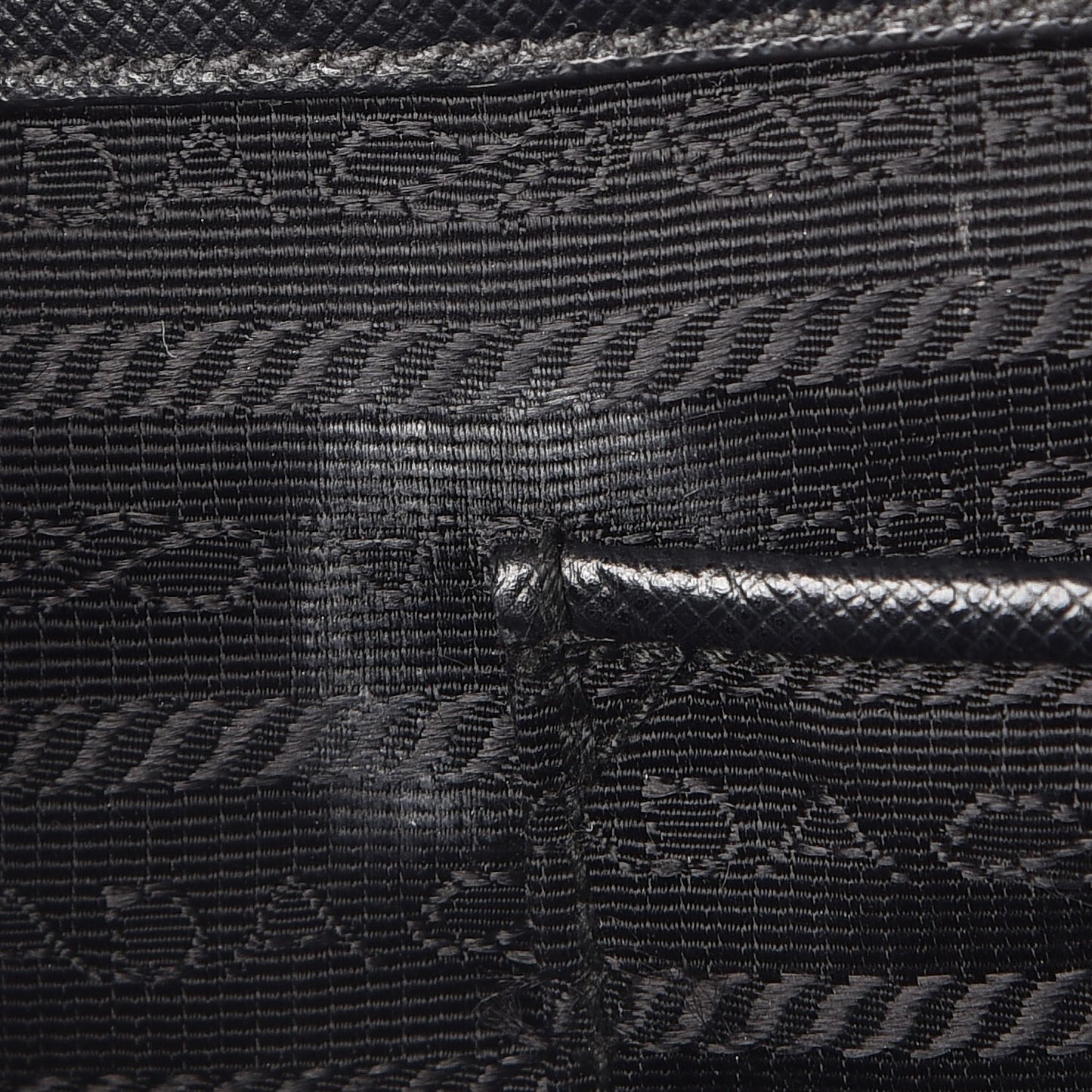 Saffiano Medium Galleria Double Zip Tote Black