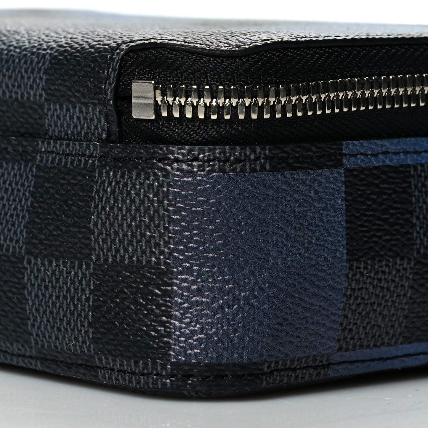 Giant Damier Graphite Alpha Wearable Wallet Navy